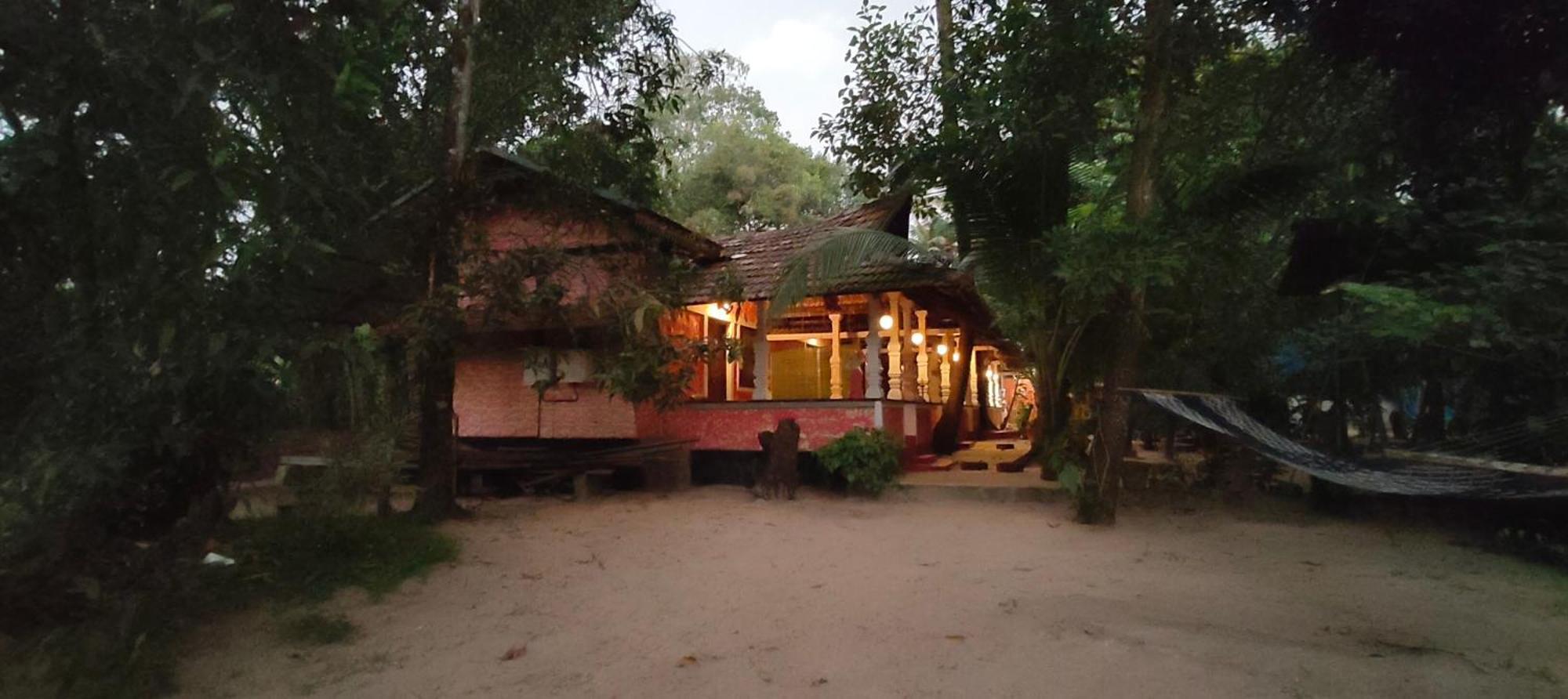 Abba Marari Beach Villas & Homestay Mararikulam Alappuzha Eksteriør billede